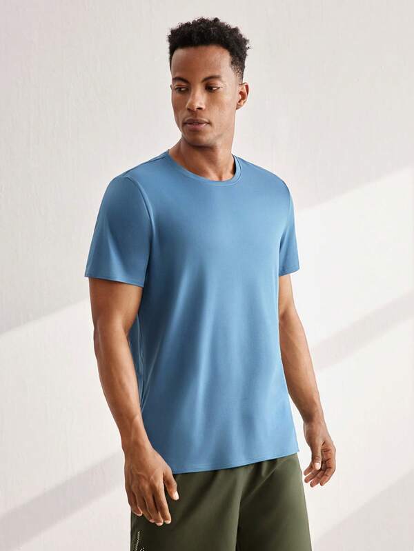 Set of men's summer casual solid color short-sleeved T-shirts Set of men's summer casual solid color short-sleeved T-shirts