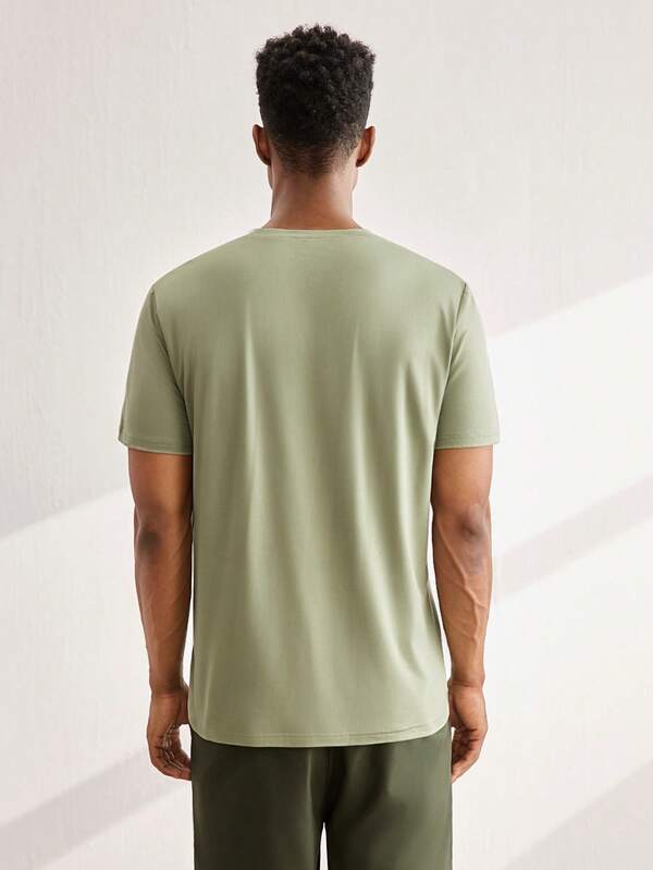 Set of men's summer casual solid color short-sleeved T-shirts Set of men's summer casual solid color short-sleeved T-shirts